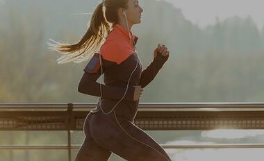 satu set latihan untuk menurunkan berat badan di seluruh tubuh